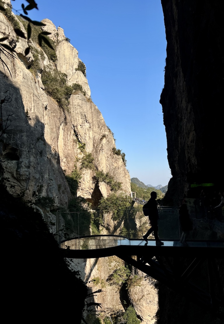 此处插入图片：半山腰观景平台