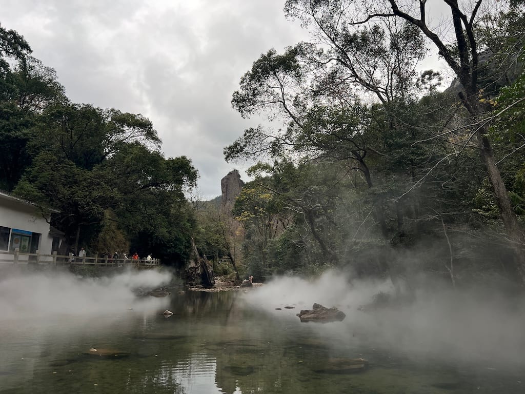 此处插入图片：打水漂场景